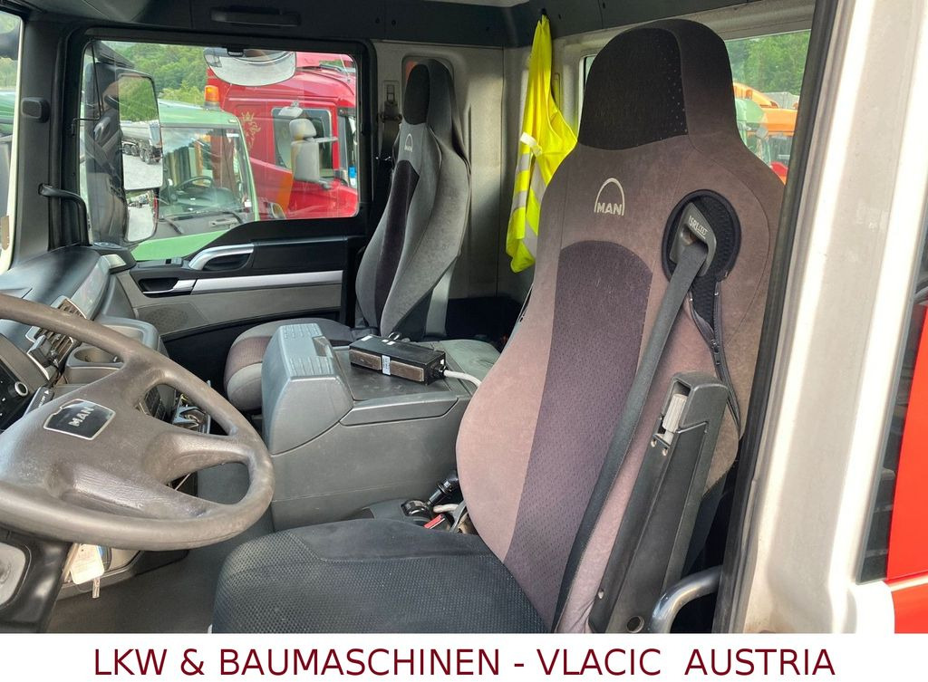 MAN TGS 33.440 (6x4) EEV Abrollkipper MAN TGS 33.440 (6x4) EEV Abrollkipper - Caminhão polibenne: foto 4 MAN TGS 33.440 (6x4) EEV Abrollkipper MAN TGS 33.440 (6x4) EEV Abrollkipper - Caminhão polibenne: foto 4