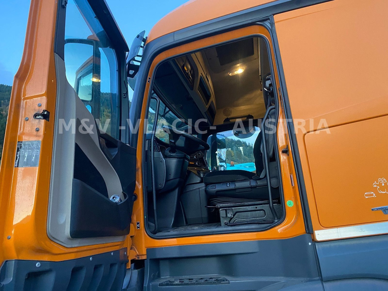 Mercedes-Benz 2542 - Caminhão transportador de contêineres/ Caixa móvel: foto 2 Mercedes-Benz 2542 - Caminhão transportador de contêineres/ Caixa móvel: foto 2