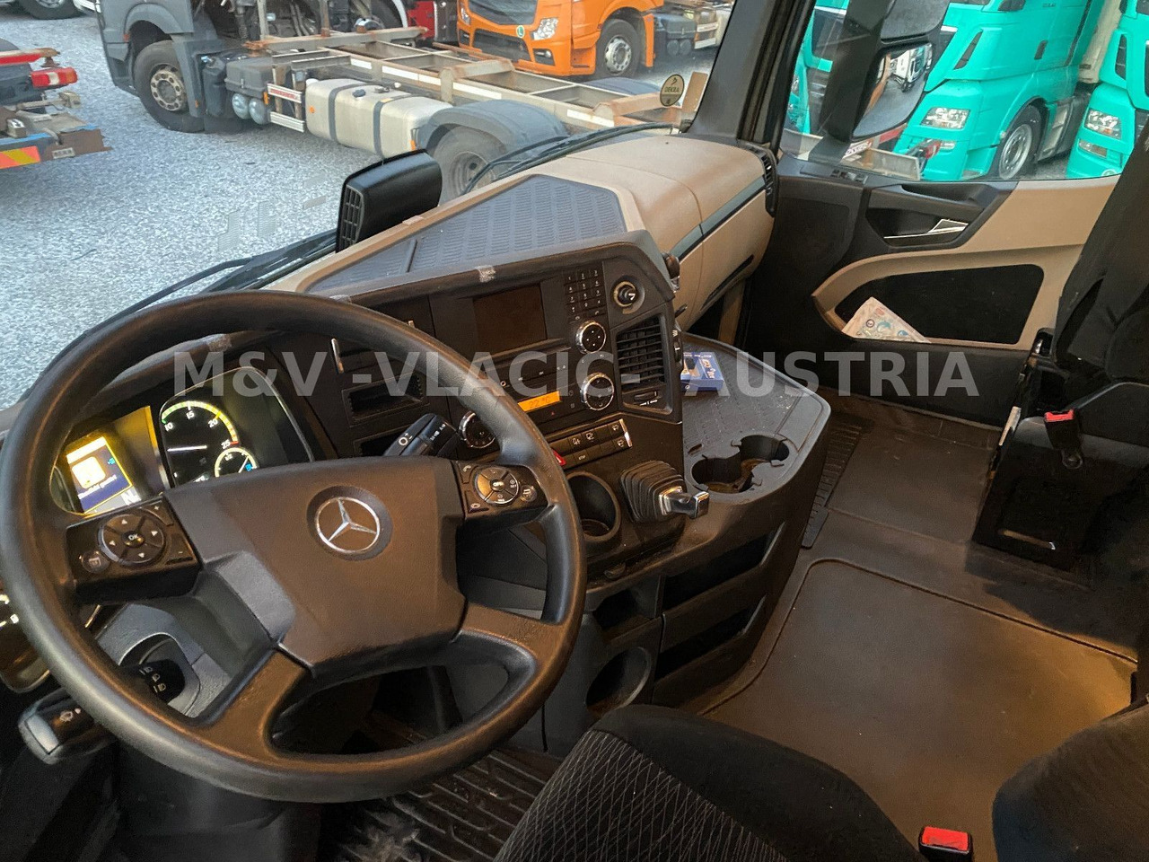 Mercedes-Benz 2542 - Caminhão transportador de contêineres/ Caixa móvel: foto 4 Mercedes-Benz 2542 - Caminhão transportador de contêineres/ Caixa móvel: foto 4