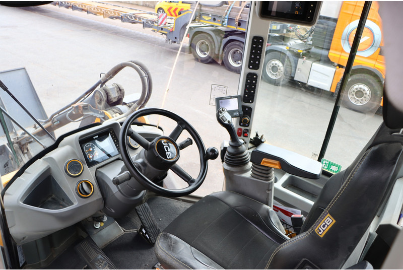 JCB 427 HT T4F - Carregadeira: foto 2 JCB 427 HT T4F - Carregadeira: foto 2