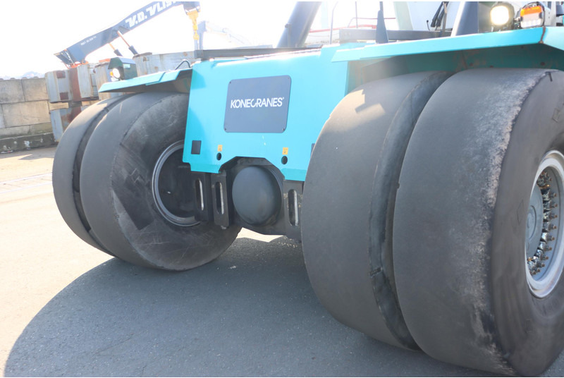 Reachstacker porta contentores KONECRANES 4531TC5: foto 15