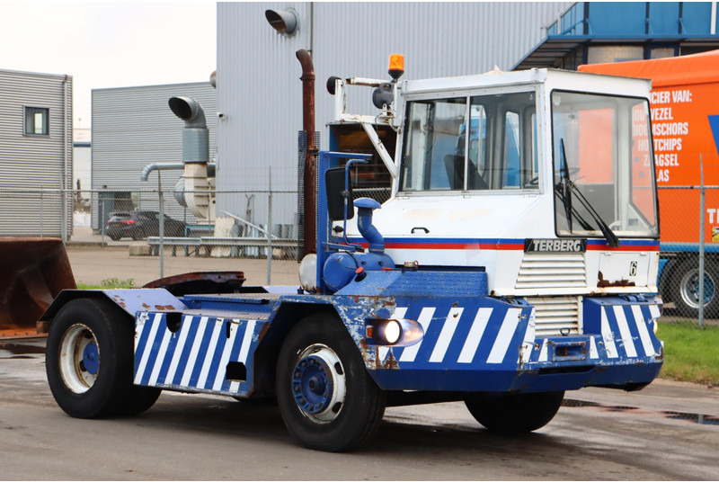Terberg TRT89 - Tractor de terminal: foto 1 Terberg TRT89 - Tractor de terminal: foto 1