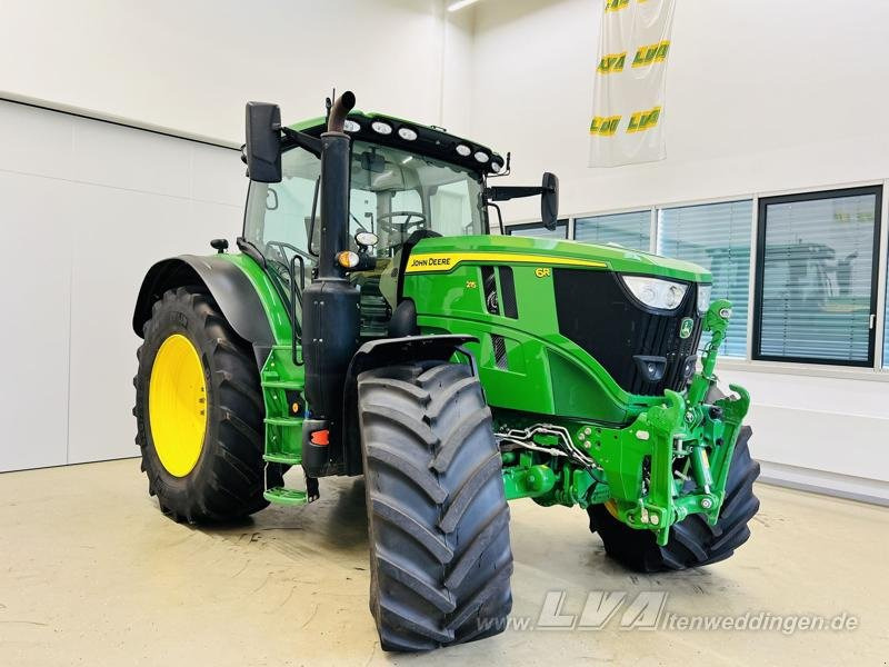 John Deere 6R 215 - Trator: foto 2 John Deere 6R 215 - Trator: foto 2