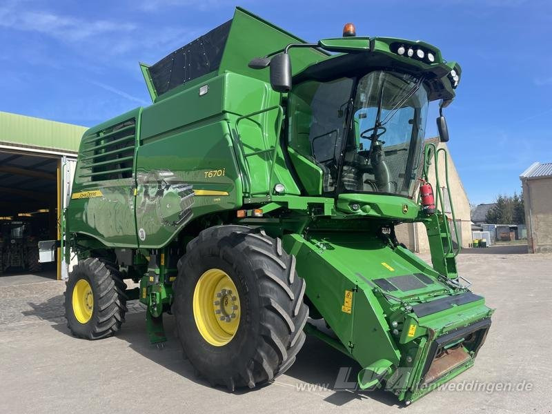 John Deere T670 i - Ceifeira debulhadora: foto 1 John Deere T670 i - Ceifeira debulhadora: foto 1
