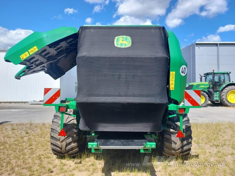 John Deere V451R - Enfardadeira de fardos redondos: foto 3 John Deere V451R - Enfardadeira de fardos redondos: foto 3