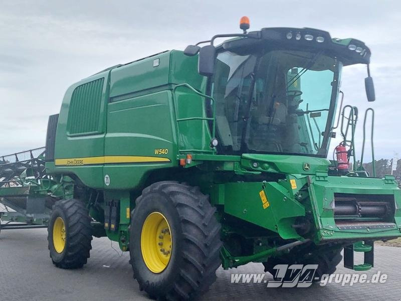 John Deere W540 i - Ceifeira debulhadora: foto 1 John Deere W540 i - Ceifeira debulhadora: foto 1
