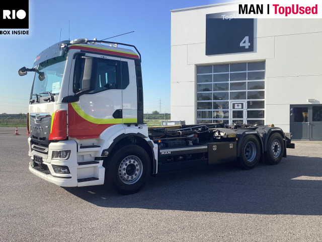 MAN TGS 26.430 6x2-4 BL CH Einsatzfahrzeug! Feuerwehr - Caminhão polibenne: foto 1 MAN TGS 26.430 6x2-4 BL CH Einsatzfahrzeug! Feuerwehr - Caminhão polibenne: foto 1