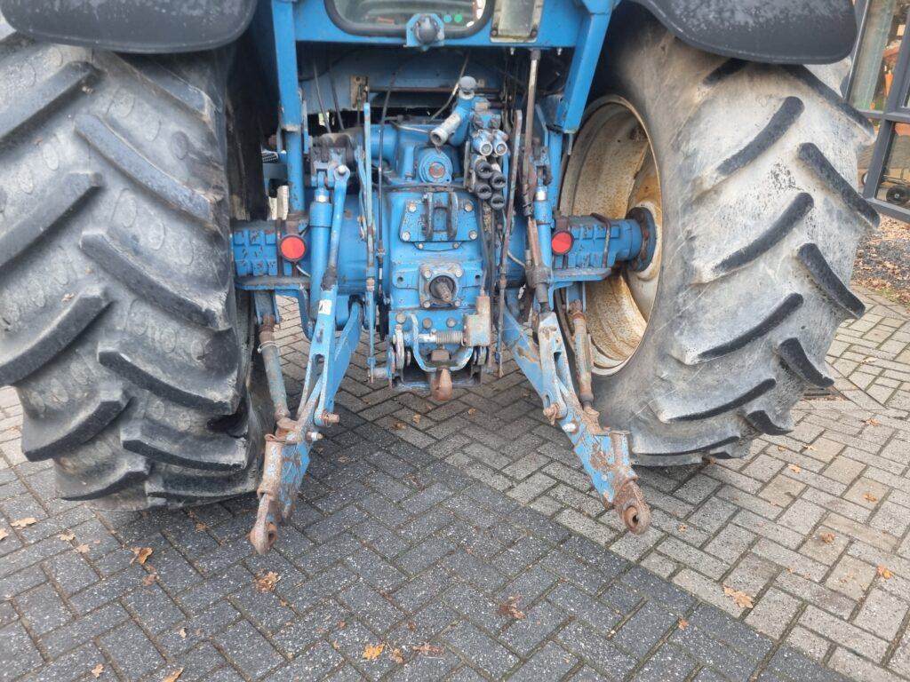 FORD 8210 - Trator: foto 5 FORD 8210 - Trator: foto 5