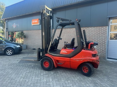 LINDE H30 - Empilhadeira a gás: foto 1 LINDE H30 - Empilhadeira a gás: foto 1