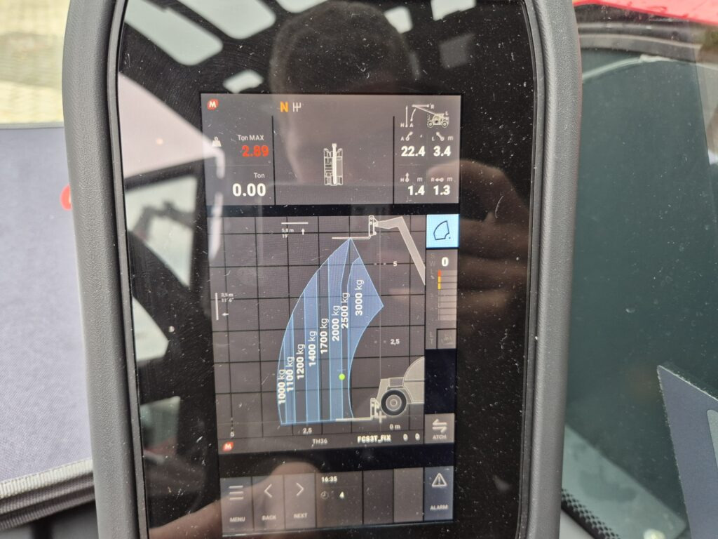 MAGNI TH 3.6 - Empilhador telescópico: foto 5 MAGNI TH 3.6 - Empilhador telescópico: foto 5