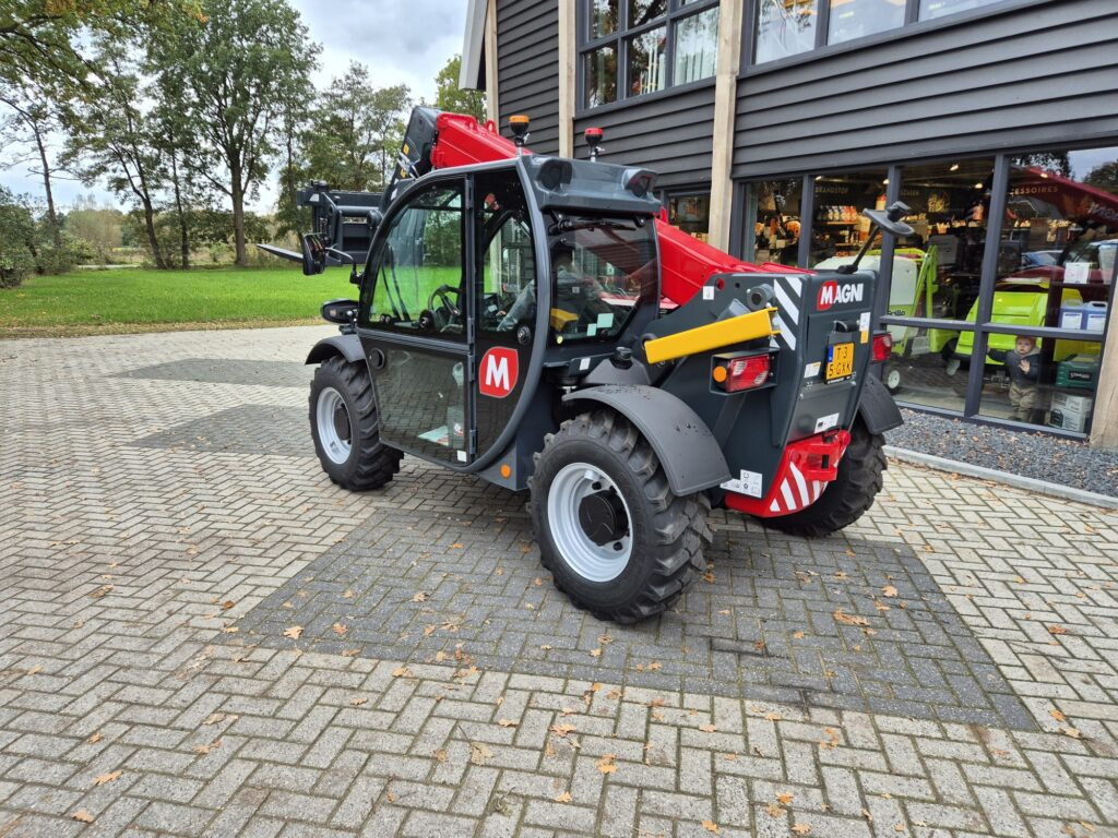 MAGNI TH 3.6 - Empilhador telescópico: foto 3 MAGNI TH 3.6 - Empilhador telescópico: foto 3