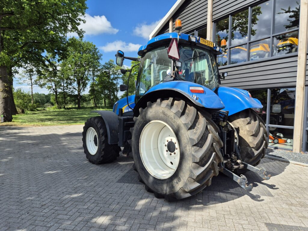 NEW HOLLAND T6080 - Trator: foto 3 NEW HOLLAND T6080 - Trator: foto 3