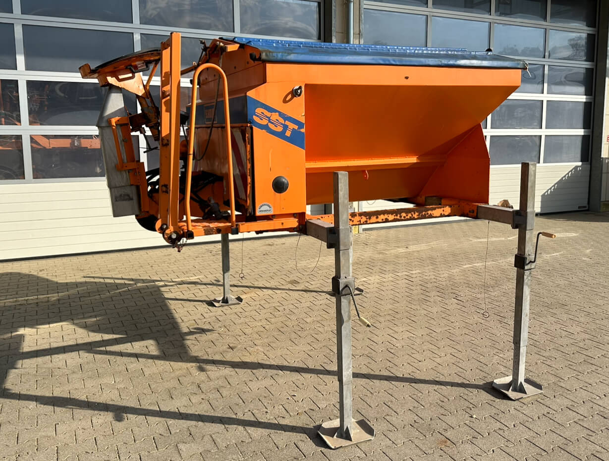 Unimog Salzstreuer Schmidt SST20-TLWH - Espalhador de areia/ Sal: foto 3 Unimog Salzstreuer Schmidt SST20-TLWH - Espalhador de areia/ Sal: foto 3