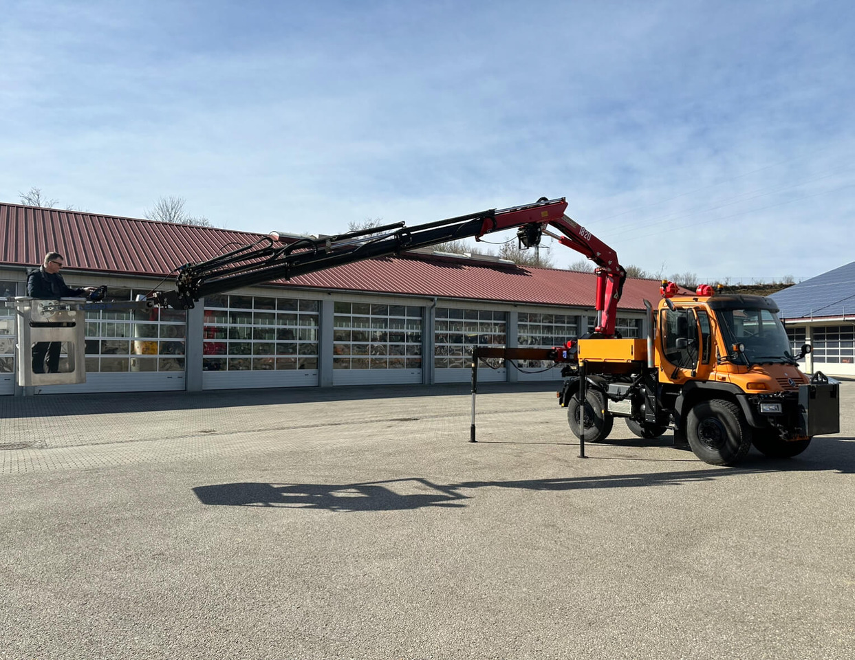 Unimog 400 - U400 405 25177 mit Wechselkran Merced - Veículo municipal/ Especial: foto 2 Unimog 400 - U400 405 25177 mit Wechselkran Merced - Veículo municipal/ Especial: foto 2