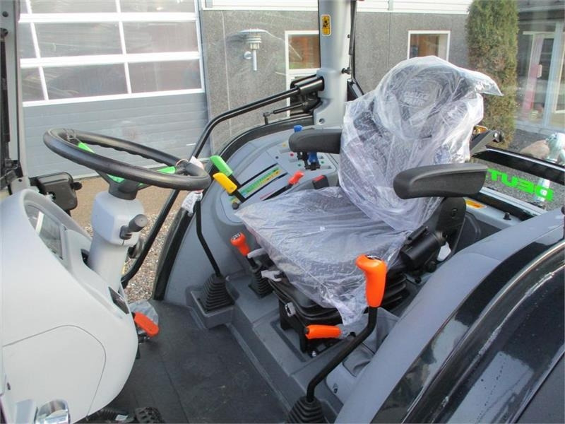 Deutz-fahr Agrofarm 115G with 30F+30R Hi-Lo and CreepGea - Trator: foto 5 Deutz-fahr Agrofarm 115G with 30F+30R Hi-Lo and CreepGea - Trator: foto 5