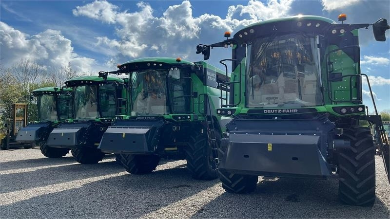 Deutz-fahr C7206 With 24feed - 7.2m header. New and unused Co - Ceifeira debulhadora: foto 1 Deutz-fahr C7206 With 24feed - 7.2m header. New and unused Co - Ceifeira debulhadora: foto 1