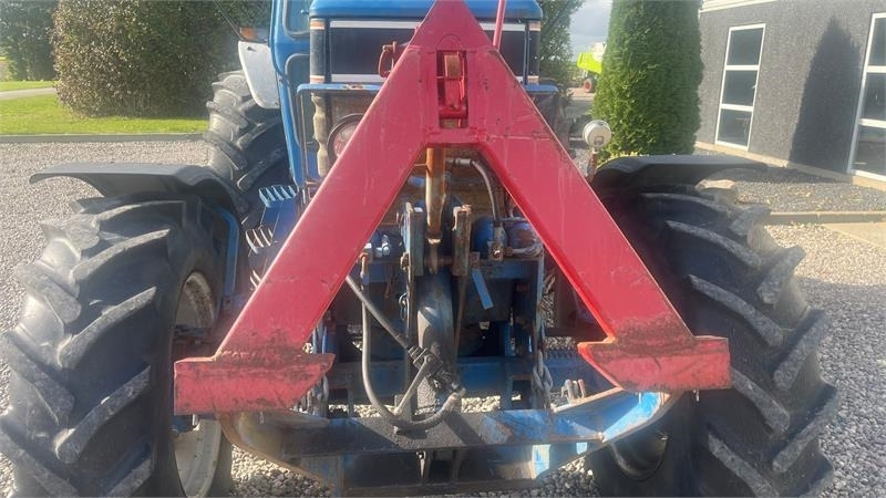 Ford 8210 Force II Med frontlift - Trator: foto 4 Ford 8210 Force II Med frontlift - Trator: foto 4