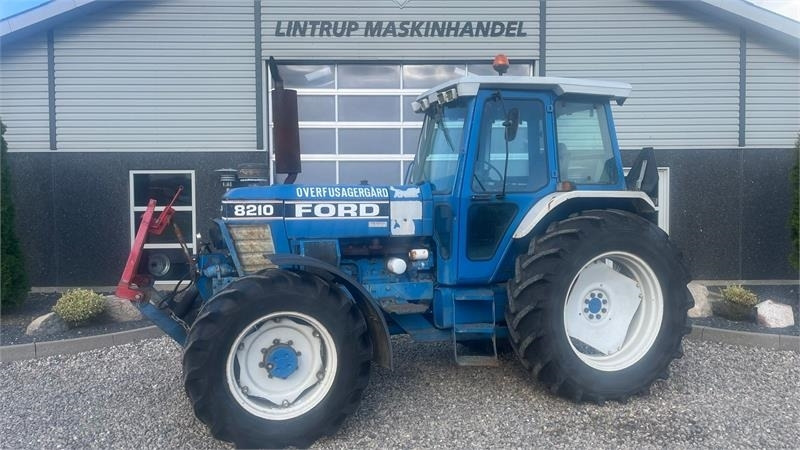 Ford 8210 Force II Med frontlift - Trator: foto 1 Ford 8210 Force II Med frontlift - Trator: foto 1