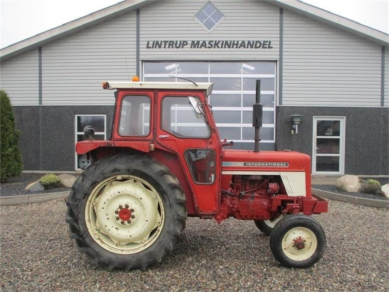 IH 474 En ejers traktor med lukket kabine på - Trator: foto 3 IH 474 En ejers traktor med lukket kabine på - Trator: foto 3