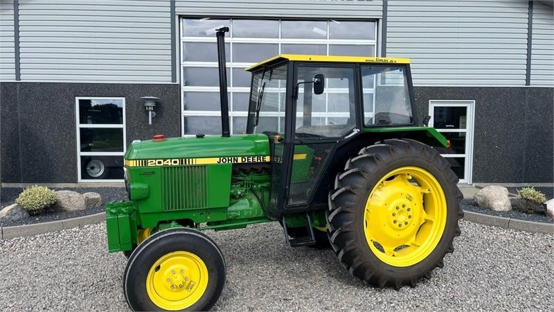 John Deere 2040 Med nye dæk hele vejen rundt - Trator: foto 1 John Deere 2040 Med nye dæk hele vejen rundt - Trator: foto 1