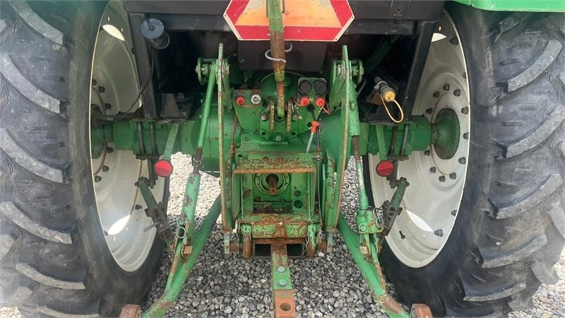 John Deere 2650 Med SGII kabine, 540 og 1000 pto omd - Trator: foto 4 John Deere 2650 Med SGII kabine, 540 og 1000 pto omd - Trator: foto 4