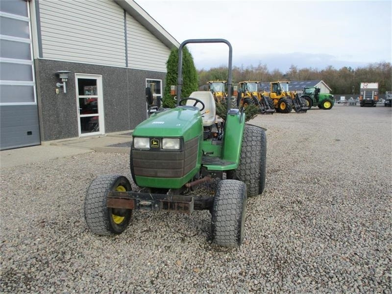 Trator John Deere 4600 Med Græshjul: foto 9