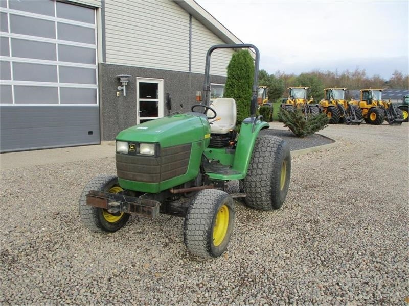 Trator John Deere 4600 Med Græshjul: foto 8