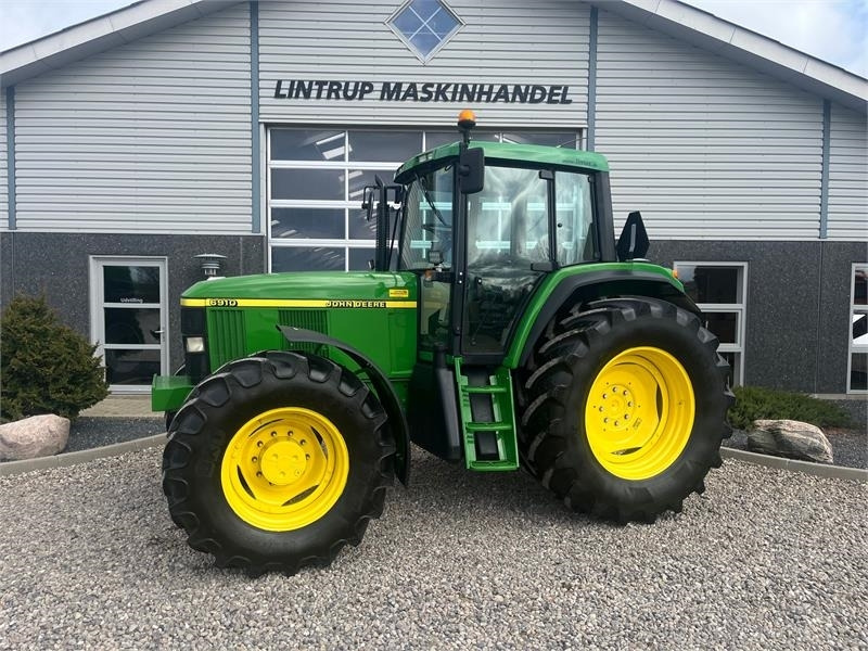 John Deere 6910 PowerQuad - Trator: foto 1 John Deere 6910 PowerQuad - Trator: foto 1