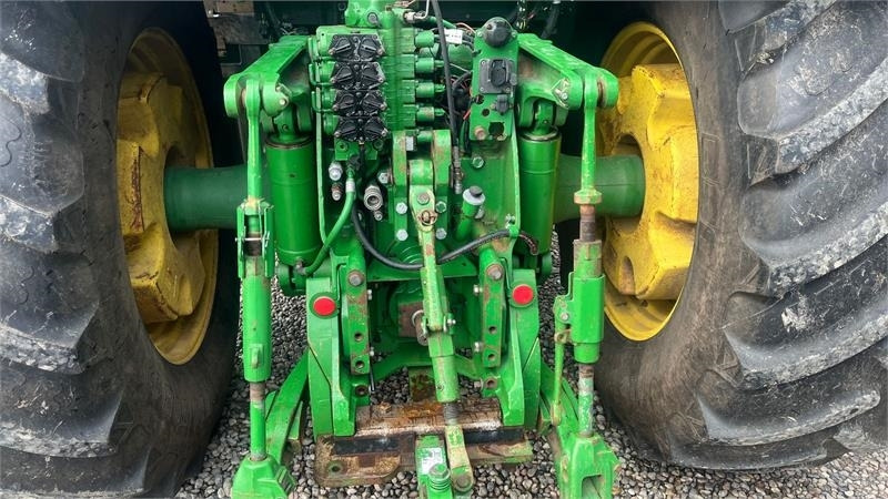 John Deere 8230 Med frontlift - Trator: foto 5 John Deere 8230 Med frontlift - Trator: foto 5