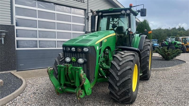 Locação de John Deere 8230 Med frontlift  John Deere 8230 Med frontlift: foto 9