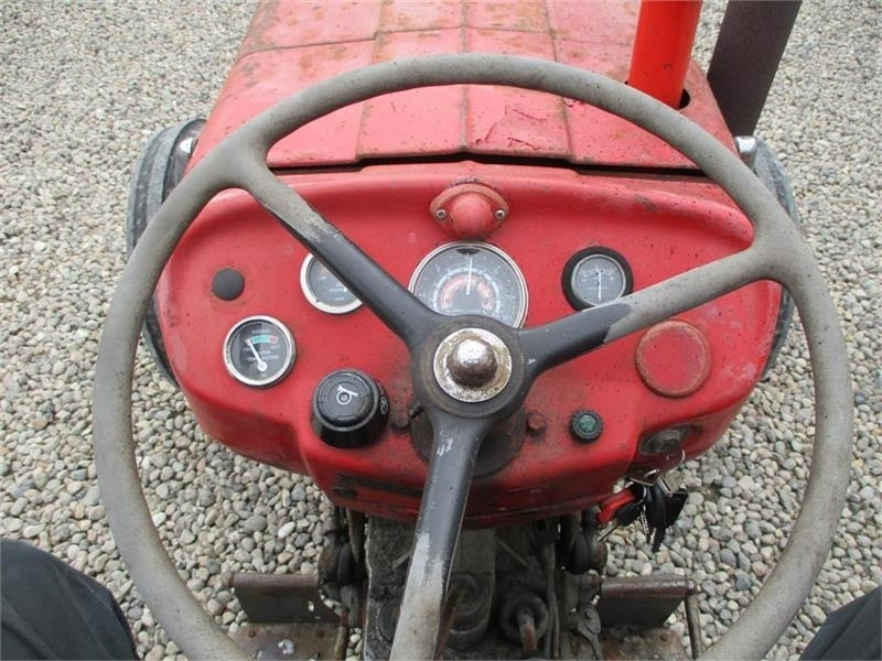 Massey Ferguson 135 Sjælden Benzin MF135. Den starter og går godt - Trator: foto 4 Massey Ferguson 135 Sjælden Benzin MF135. Den starter og går godt - Trator: foto 4