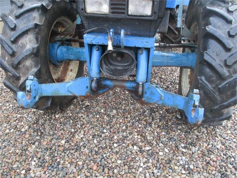 New Holland 8240 SLE Med frontlift og frontPTO - Trator: foto 4 New Holland 8240 SLE Med frontlift og frontPTO - Trator: foto 4