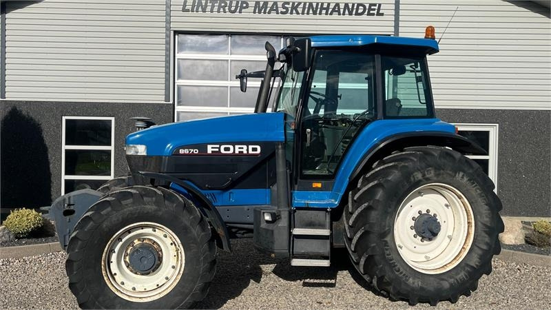 New Holland 8670 Supersteer Samme ejer siden 2012, evt. med tv - Trator: foto 1 New Holland 8670 Supersteer Samme ejer siden 2012, evt. med tv - Trator: foto 1
