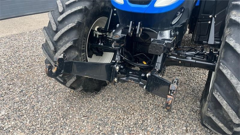 New Holland T6.165 AutoCommannd med frontlift - Trator: foto 4 New Holland T6.165 AutoCommannd med frontlift - Trator: foto 4