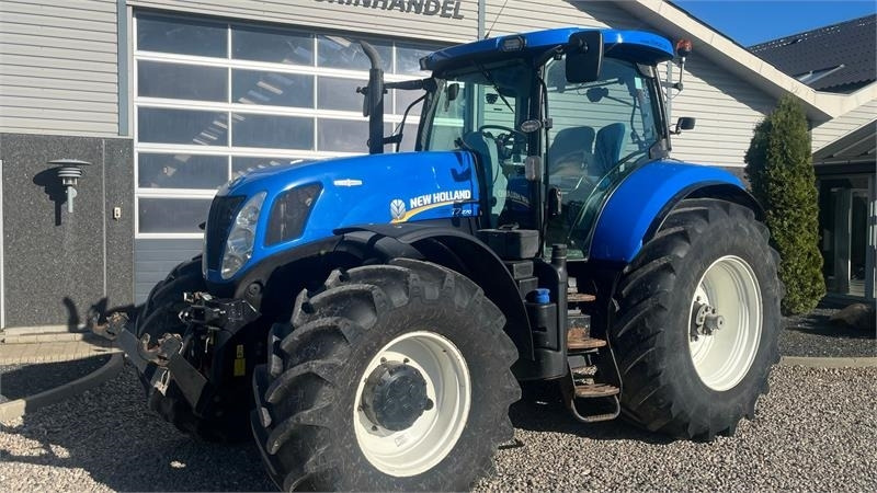 New Holland T7.270 AutoCommand med frontlift - Trator: foto 2 New Holland T7.270 AutoCommand med frontlift - Trator: foto 2