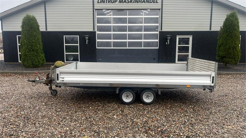 Selandia Maskintrailer med vip og rampe med hydrau - Reboque plataforma/ Caixa aberta: foto 1 Selandia Maskintrailer med vip og rampe med hydrau - Reboque plataforma/ Caixa aberta: foto 1