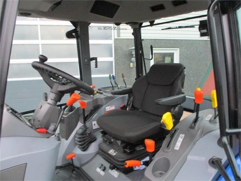 Solis 60 Med frontlift, frontPTO og Thyregod kost - Trator: foto 5 Solis 60 Med frontlift, frontPTO og Thyregod kost - Trator: foto 5