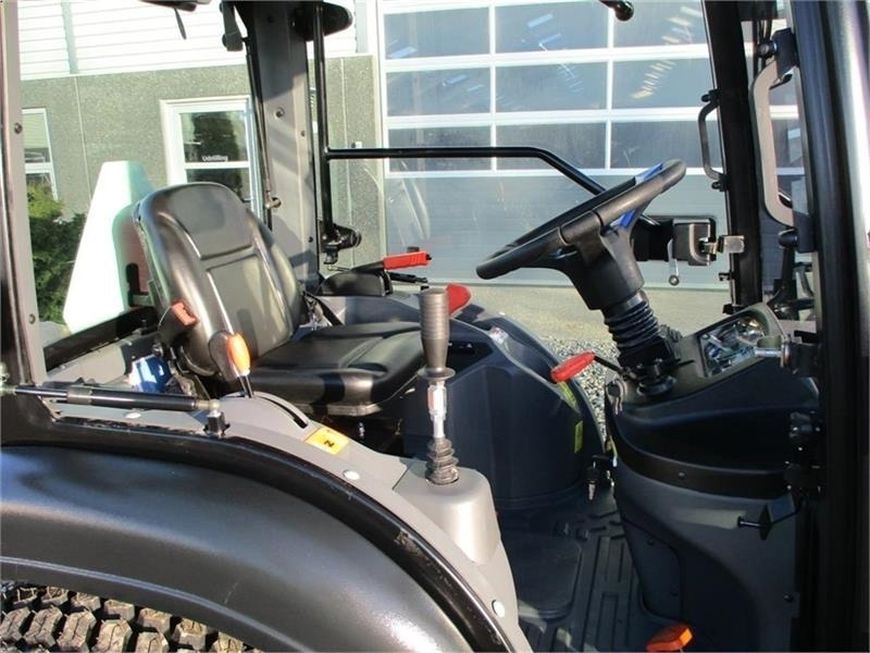 Trator municipal Solis H26 HST Med kabine, turf hjul og frontlæsser.: foto 16