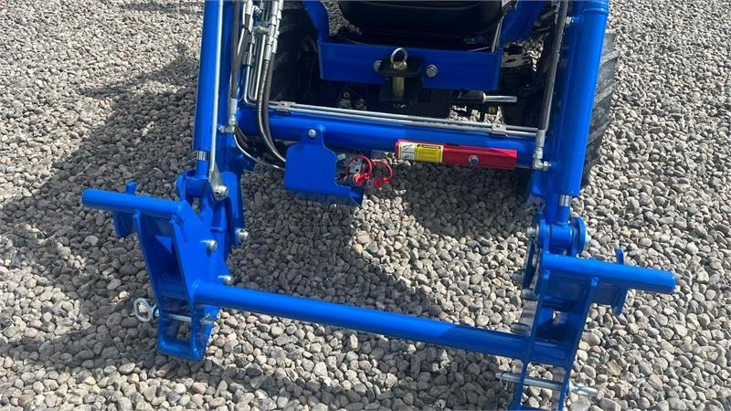 Solis S26 6+2 gearmaskine med Fuldhydraulisk frontlæsser - Trator: foto 4 Solis S26 6+2 gearmaskine med Fuldhydraulisk frontlæsser - Trator: foto 4