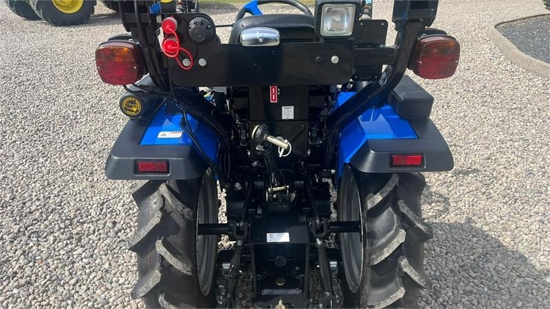 Solis S26 6+2 gearmaskine med servostyring - Trator: foto 4 Solis S26 6+2 gearmaskine med servostyring - Trator: foto 4