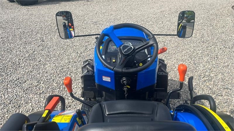 Solis S26 6+2 gearmaskine med servostyring - Trator: foto 5 Solis S26 6+2 gearmaskine med servostyring - Trator: foto 5