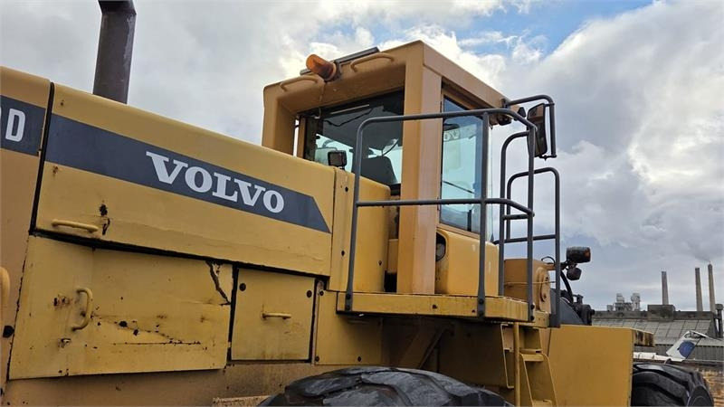 Volvo 330D med skovl - Carregadeira de rodas: foto 3 Volvo 330D med skovl - Carregadeira de rodas: foto 3