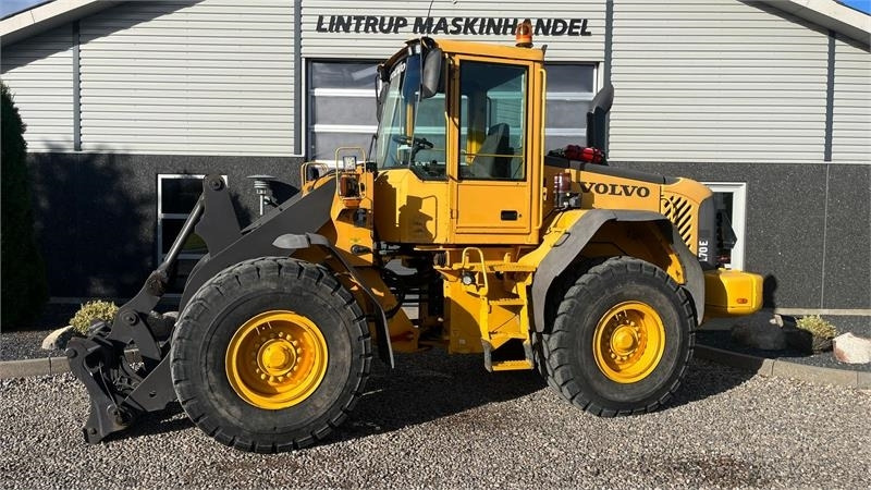 Volvo L70E Med hurtigskift og centralsmørring - Carregadeira de rodas: foto 1 Volvo L70E Med hurtigskift og centralsmørring - Carregadeira de rodas: foto 1