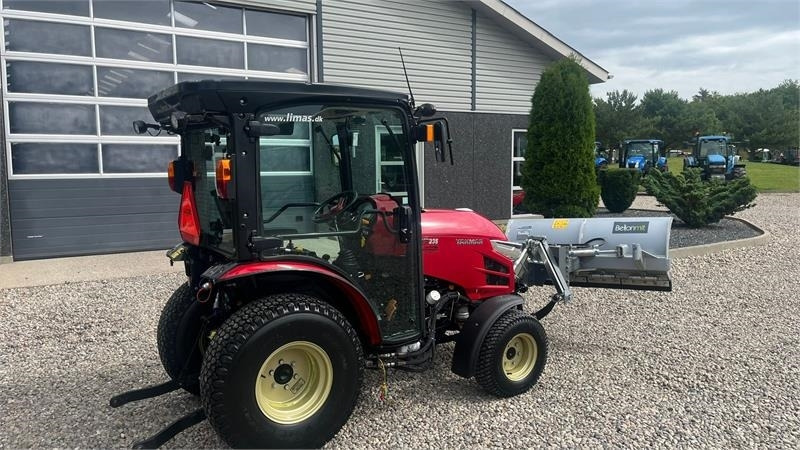 Trator municipal Yanmar YT 235H 4WD Snow Edition med sneplov og spreder: foto 15