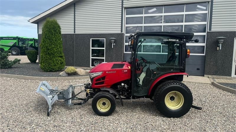 Trator municipal Yanmar YT 235H 4WD Snow Edition med sneplov og spreder: foto 13