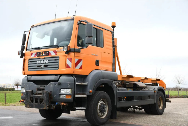 MAN TGA 18.350 4X4 BL HAAKARM/HOOKLIFT/ABROLLER!!KOMMUNAL!! - Caminhão polibenne: foto 3 MAN TGA 18.350 4X4 BL HAAKARM/HOOKLIFT/ABROLLER!!KOMMUNAL!! - Caminhão polibenne: foto 3