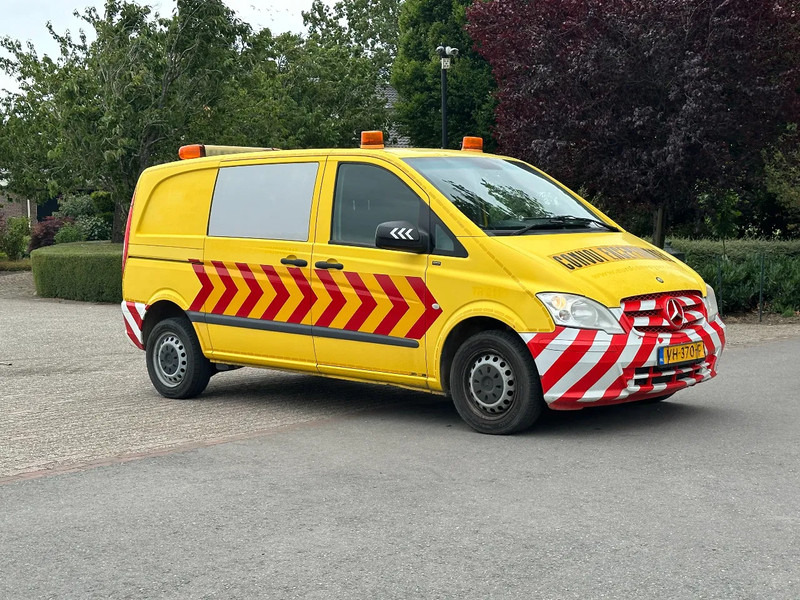 Mercedes-Benz Vito 113 CDI AUTOMAAT!!CONVOI EXCEPTIONNEL!!BEGELEIDINGSWAGEN!! - Furgão compacto: foto 1 Mercedes-Benz Vito 113 CDI AUTOMAAT!!CONVOI EXCEPTIONNEL!!BEGELEIDINGSWAGEN!! - Furgão compacto: foto 1