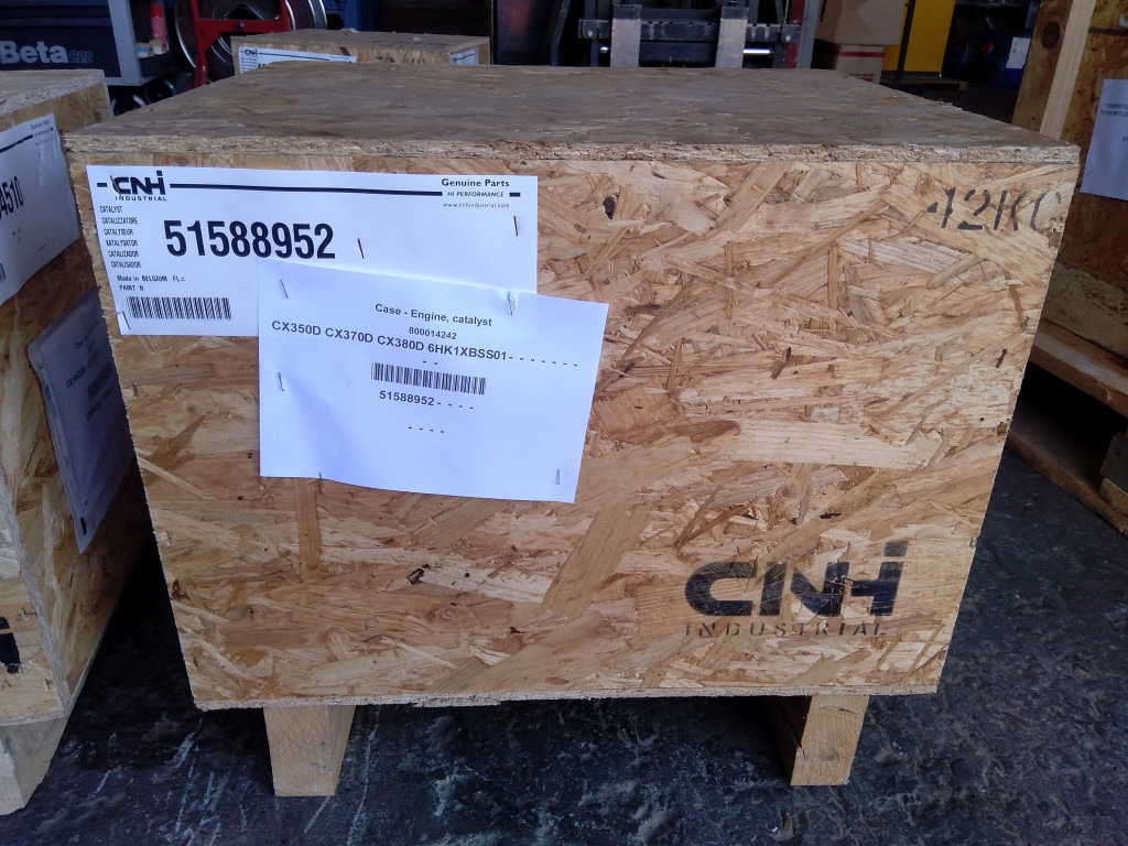 Case 51588952 - Conversor catalítico de Máquina de construção: foto 2 Case 51588952 - Conversor catalítico de Máquina de construção: foto 2