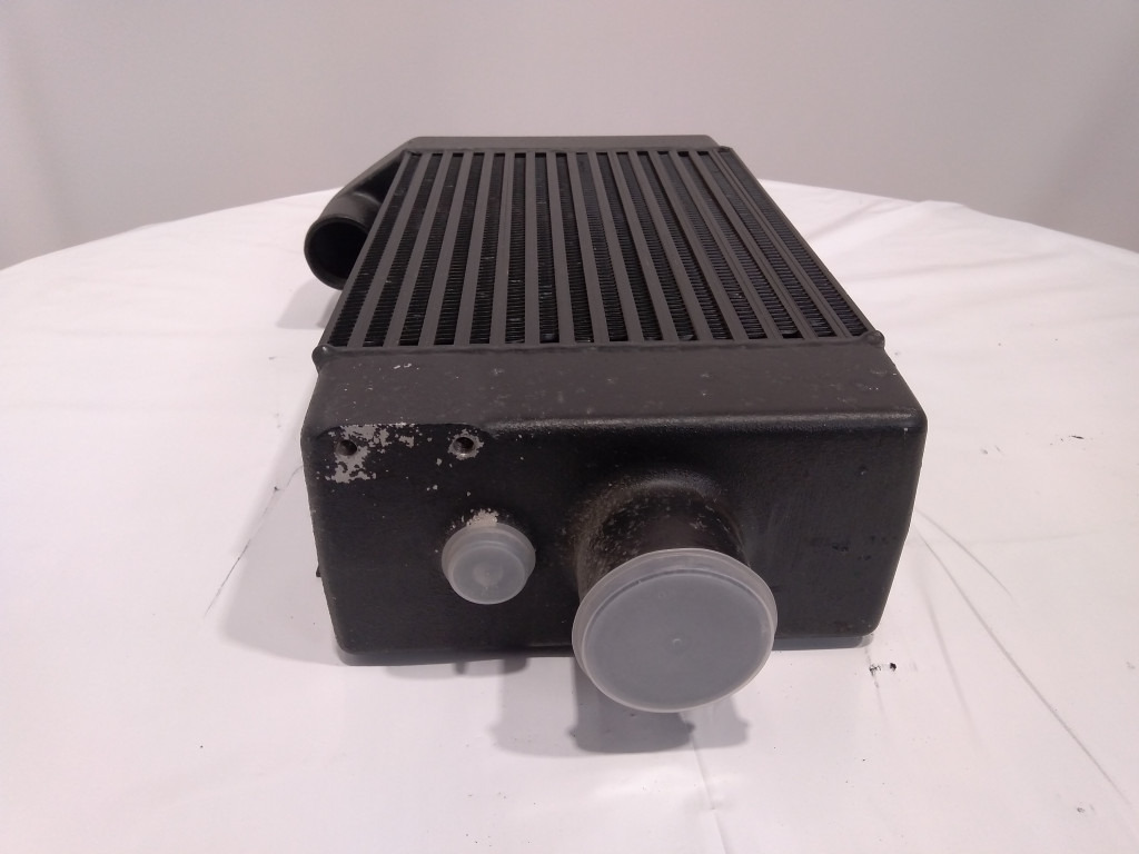 Case 6914940 - Intercooler de Máquina de construção: foto 2 Case 6914940 - Intercooler de Máquina de construção: foto 2