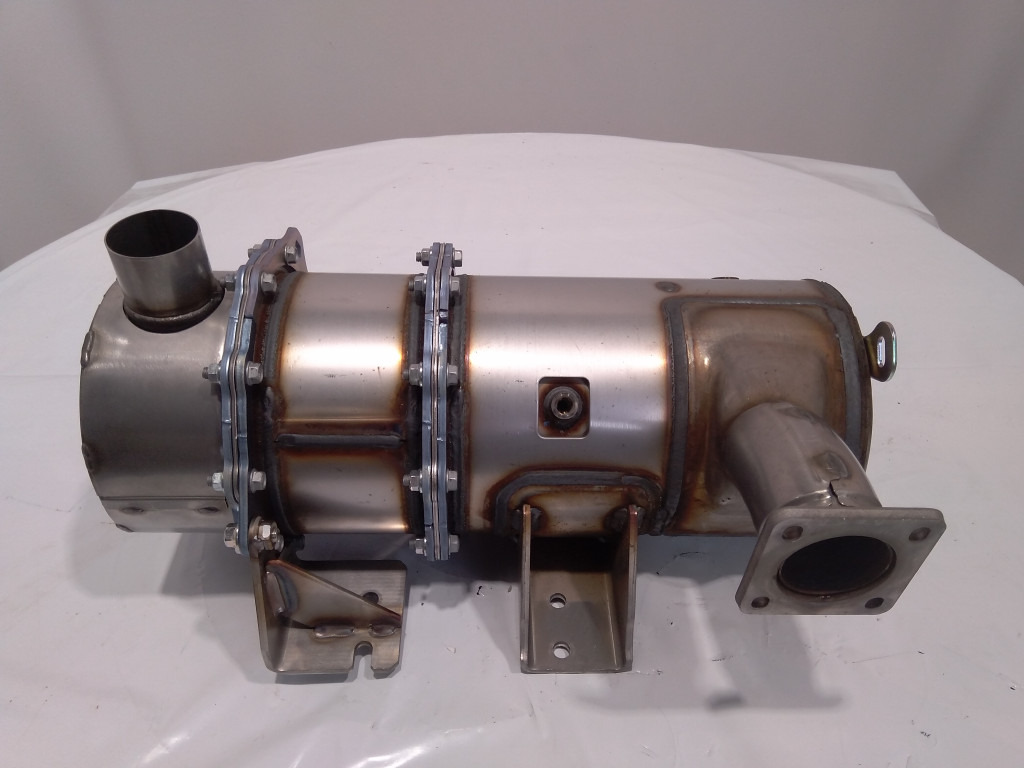 Case VV129E3016070 - 51548088 - Tanque para AdBlue de Máquina agrícola: foto 3 Case VV129E3016070 - 51548088 - Tanque para AdBlue de Máquina agrícola: foto 3